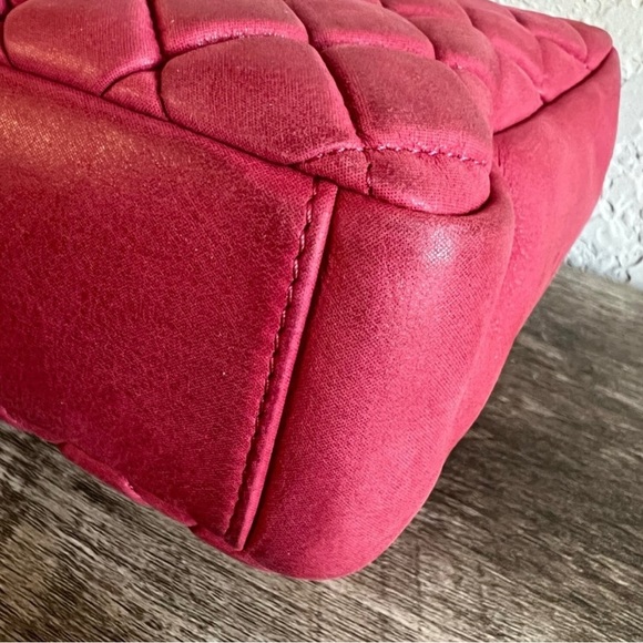 Iridescent Chanel Handbag - Picture 3 of 16